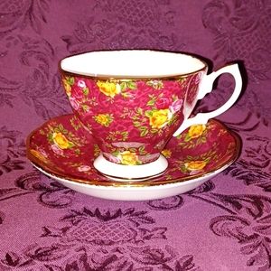 Royal Albert Old Country Roses Ruby Lace Tea Cup